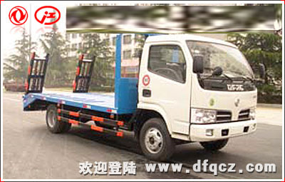 东风多利卡挖机运输车
